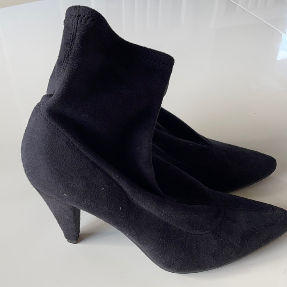 Browns Size 8 Black Suede Ankle Sock-let Bootie